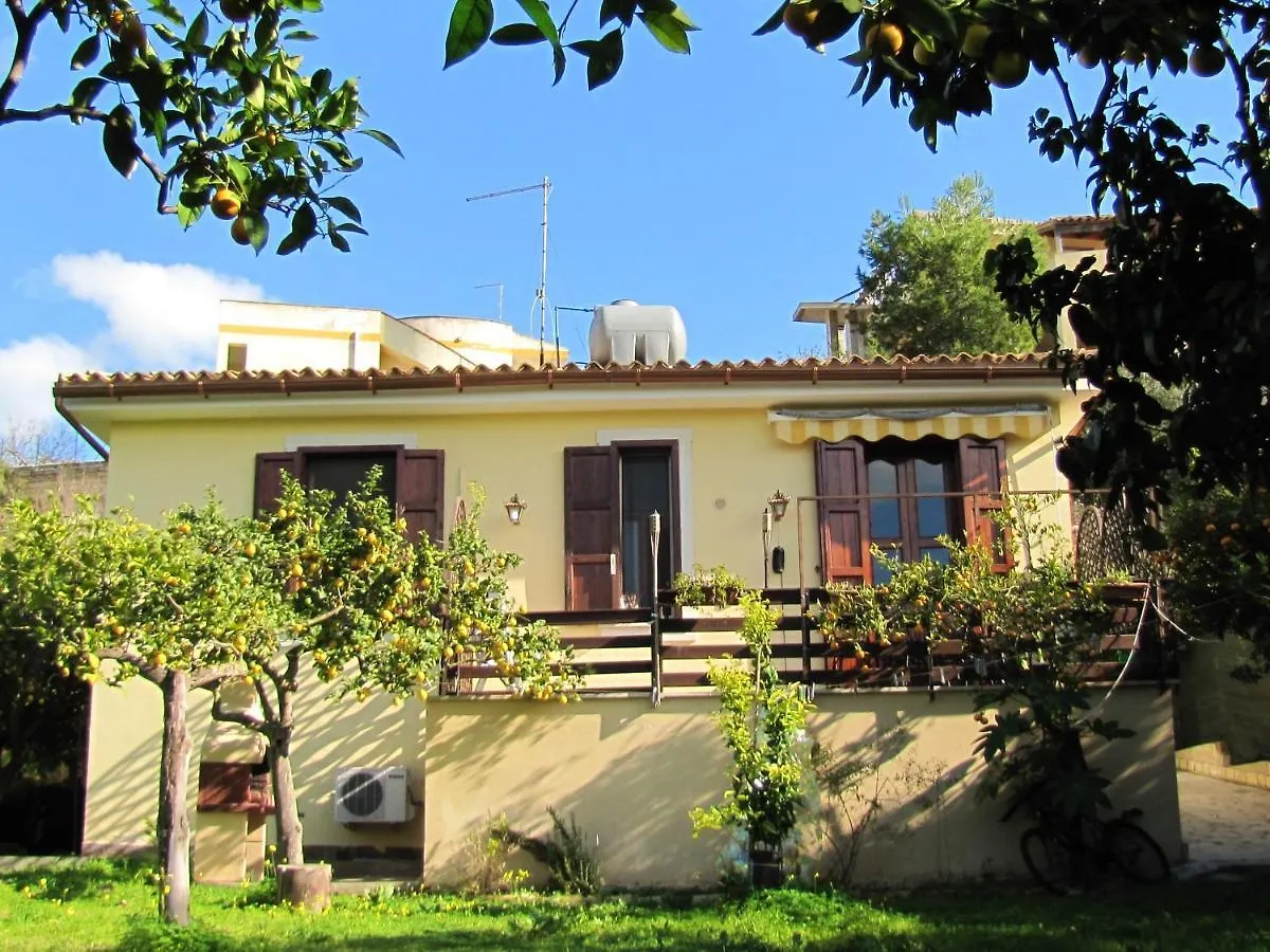 Holiday home Spacious House In Lido Di Noto With Terrace And Garden Italy