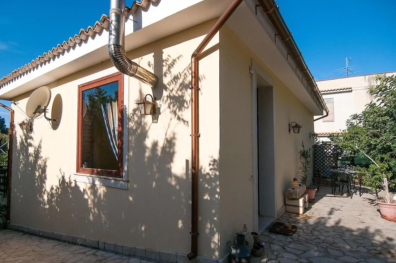 Spacious House In Lido Di Noto With Terrace And Garden Holiday home